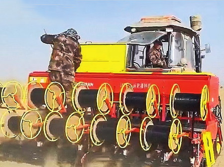 mg冰球突破豪华版2BFX-20/25/28系列施肥播种机